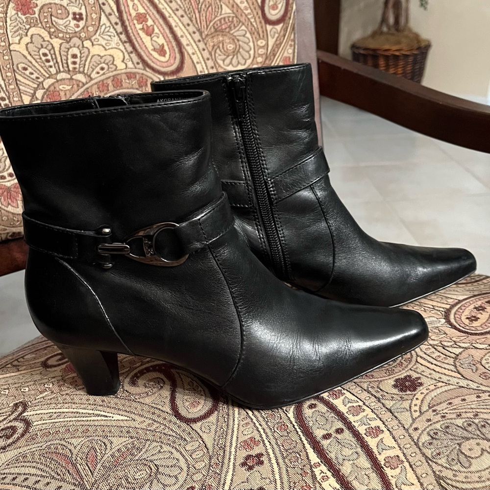 Anne Klein Vintage iflex boots